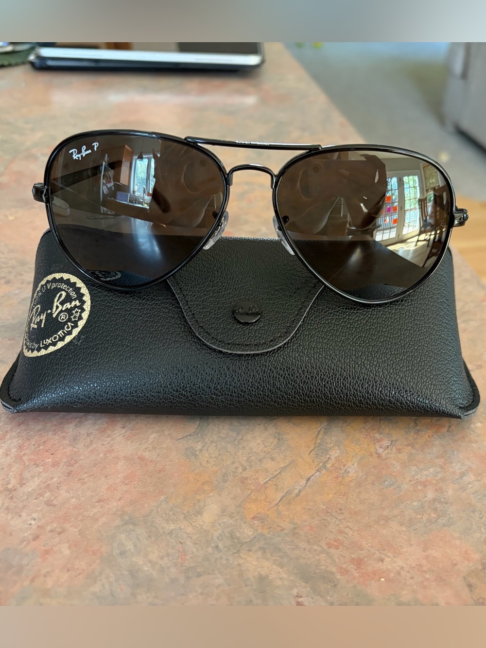 Ray-Ban Black Aviator Sunglasses with Black Case